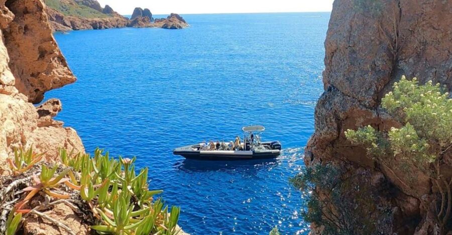 Fréjus: Estérel Calanques Speedboat Tour + Swim Stop - Estérel and Calanques: Getting Close to the Rock Faces