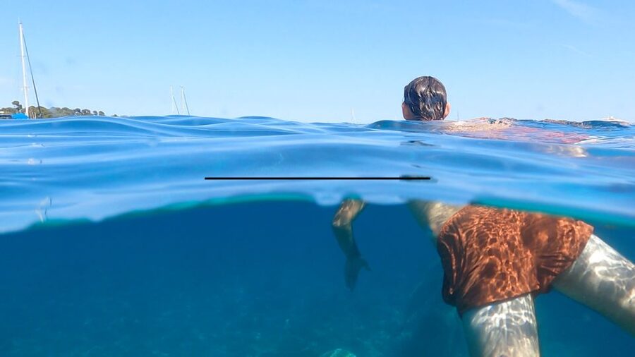 Fréjus: Estérel Calanques Speedboat Tour + Swim Stop - 150 Minutes on a Speedboat: The Pace and What to Expect