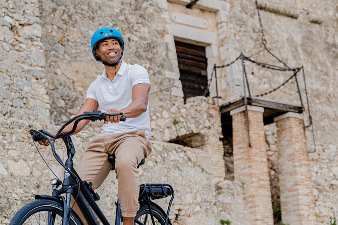 French Riviera E-bike Panoramic Tour from Nice - Villefranche-sur-Mer: Citadel St-Elme and the Port Visit