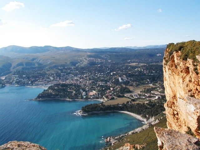 From Aix-en-Provence: Cassis Tour with Cap Canaille Stop - Getting from Aix to Cassis in one air-conditioned minibus