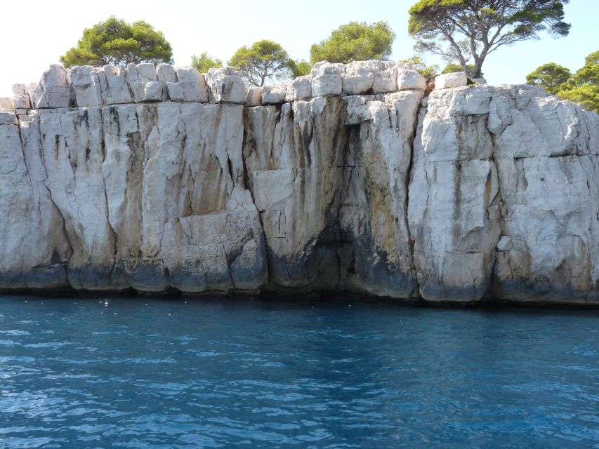 From Aix-en-Provence: Cassis Tour with Cap Canaille Stop - Cassis free time: harbor wandering with real choice