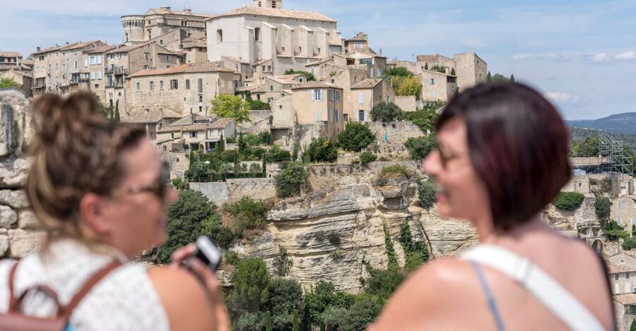 From Aix-en-Provence: Luberon Hilltop Villages Half-Day Tour - Lourmarin: the Renaissance-street hour you actually need