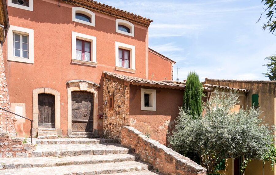 From Aix-en-Provence: Luberon Market & Villages Day Tour - Apt on Saturday only: candied-fruit tradition and a sweeter break