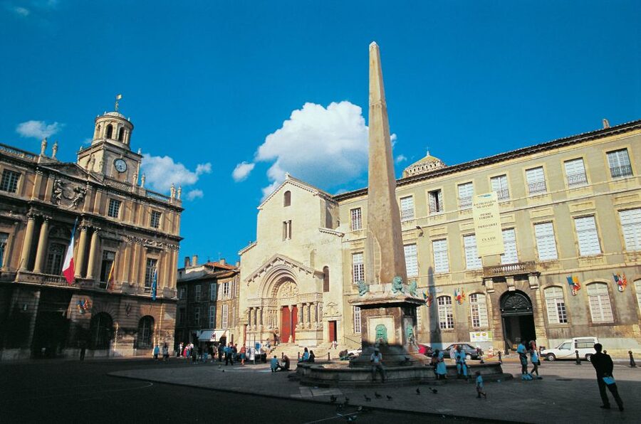From Avignon: Half-Day Van Gogh & Carrières de Lumières Tour - Saint-Paul de Mausole in Saint-Rémy: seeing the asylum where painting happened
