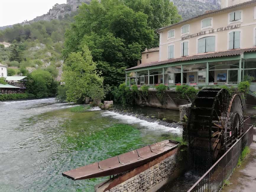 From Avignon: Luberon and Chateauneuf-du-Pape Full-Day Tour - Fontaine de Vaucluse: the Sorgue River source moment