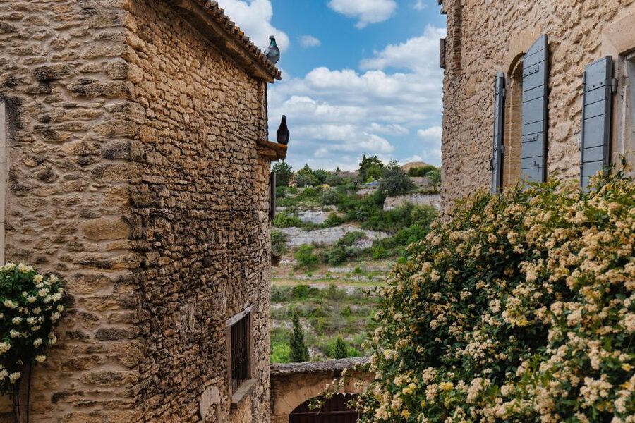 From Avignon: Villages in Luberon Half-Day Tour - Gordes viewpoint: why 15 minutes can still feel worth it