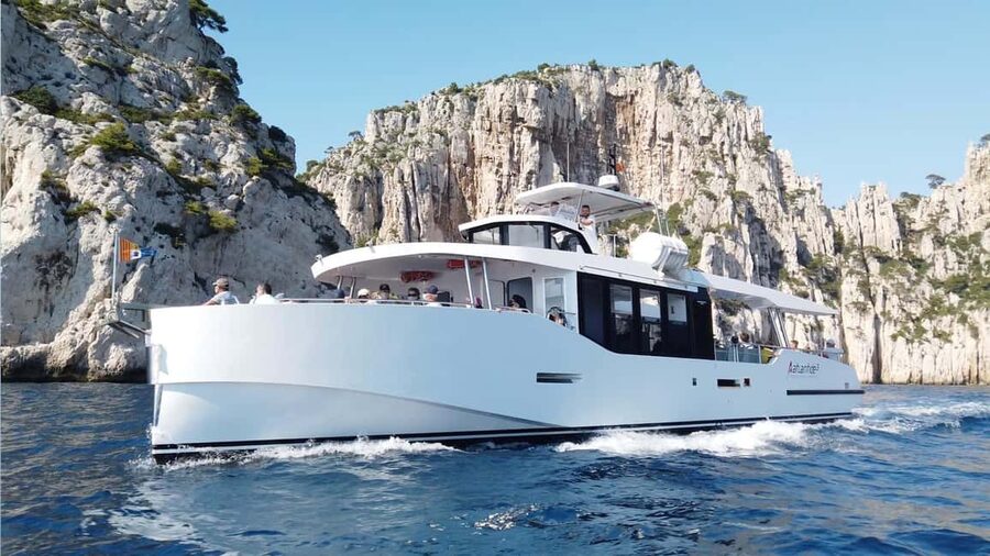 From Bandol: Visit the 13 calanques of Cassis & Marseille (3 hours 15 minutes at sea) - Cap Canaille and the Routes des Crêtes: the cliff moment you came for