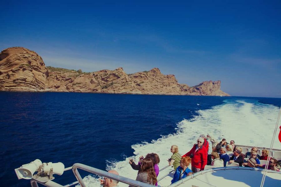 From Bandol: Visit the 7 calanques of Cassis & Marseille (2.5 hours at sea) - The full route, from La Ciotat to the park core at Cassis