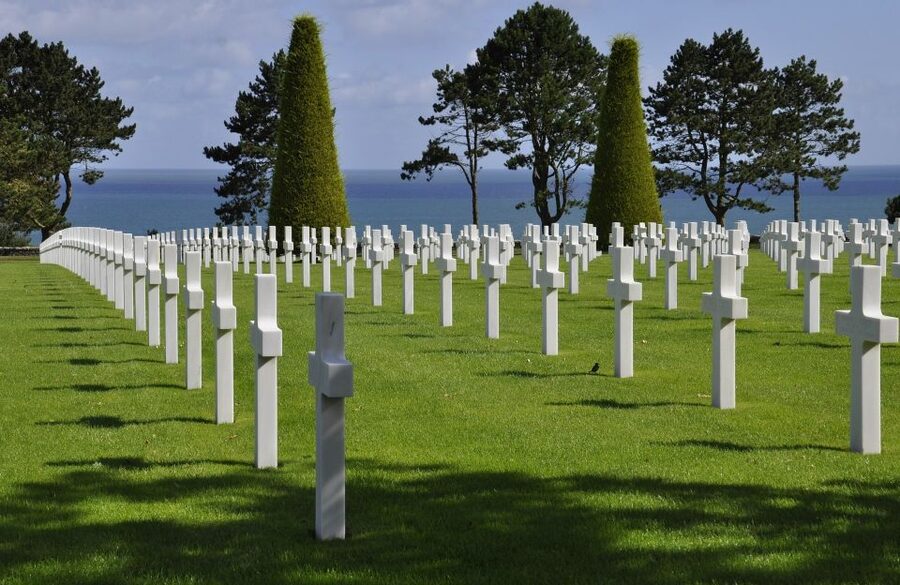 From Bayeux: American D-Day Sites in Normandy Full-Day Tour - How the Mercedes van, timing, and group size affect your experience