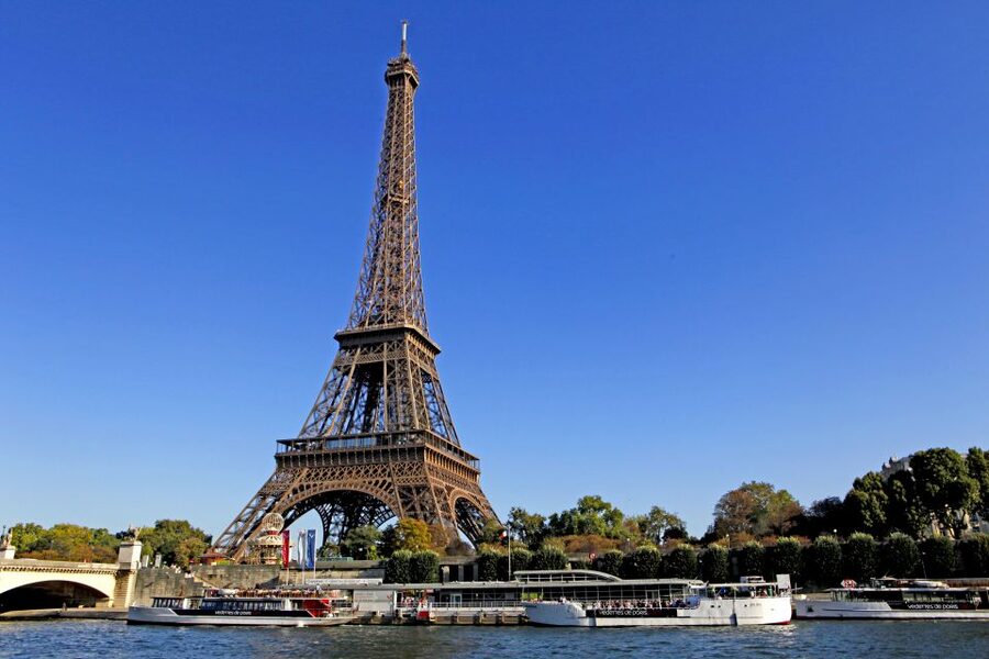 From Disneyland Paris: Paris Day Trip and Sightseeing Cruise - From Disneyland to the Eiffel Tower: coach ride that actually helps