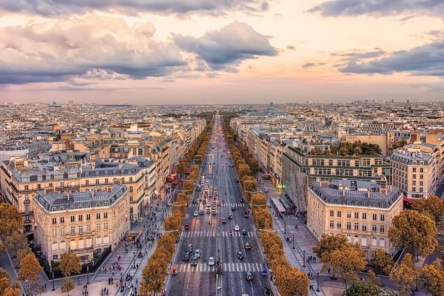 From Le Havre: Deluxe Paris Tour with Seine River Cruise - The 1-hour Seine River cruise: seeing Paris without the stress