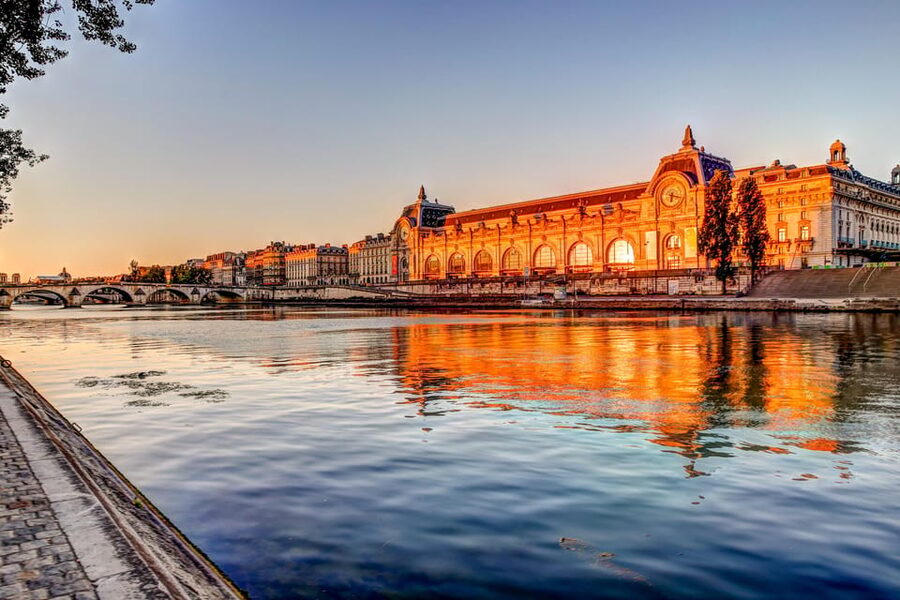 From Le Havre: Deluxe Paris Tour with Seine River Cruise - Guide experience and language: what to expect from the people running the day