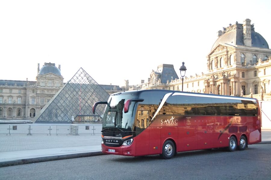 From London: Paris Day Trip with Lunch on Eiffel Tower - Eurostar to Paris, then panoramic coach touring