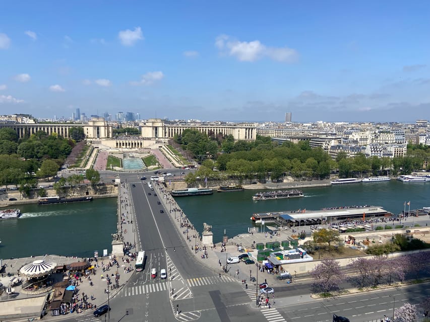 From London: Paris Day Trip with Lunch on Eiffel Tower - Notre-Dame to Arc de Triomphe: fast landmark hits from the bus