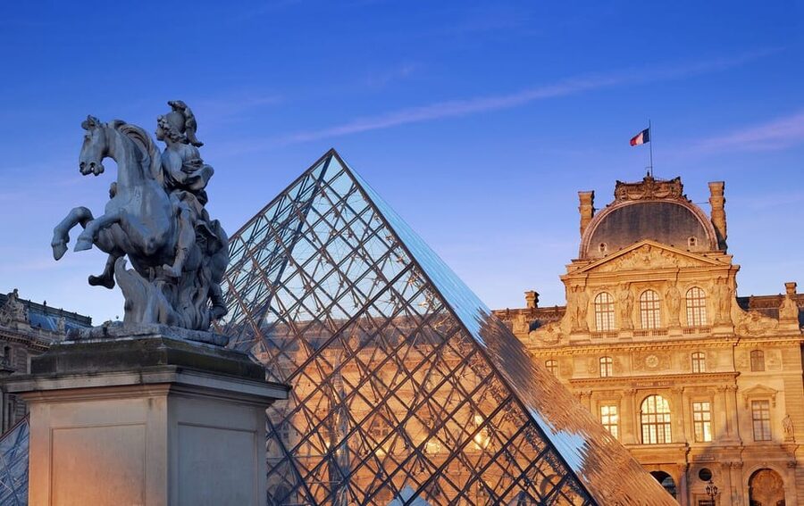 From London: Paris Day Trip with Lunch on Eiffel Tower - The early St. Pancras meeting and how to stay calm
