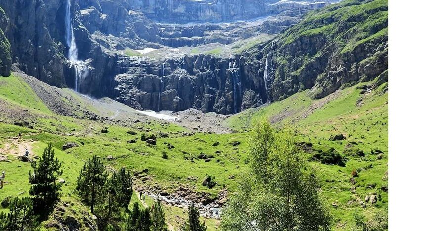 From Lourdes: Gavarnie and Pont d'Espagne Day Trip - Weather, clothing, and walking reality check