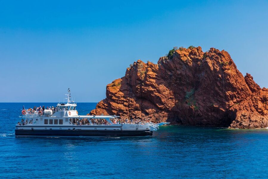 From Mandelieu: Corniche d'Or Sightseeing Cruise with Guide - 75 minutes on the water: what you will actually see