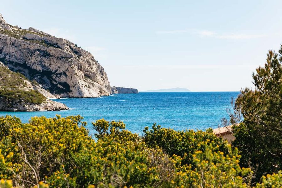 From Marseille: Guided E-Bike Tour to Calanque de Sormiou - From Pointe Rouge to the Calanques, without playing traffic games