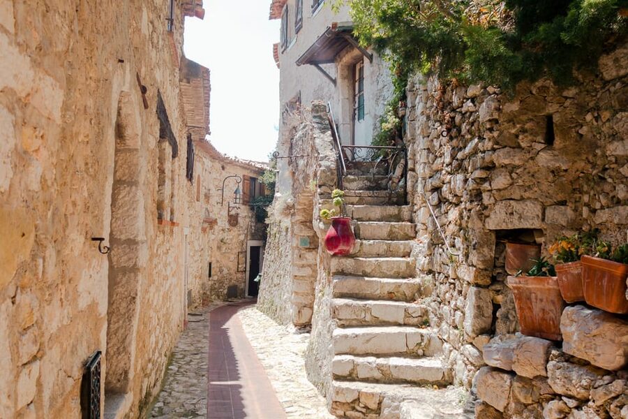 From Nice: Eze, Monaco, and Monte Carlo Half-Day Trip - Guide power: Noah, FX, Eric, Frank, and how live commentary changes the day
