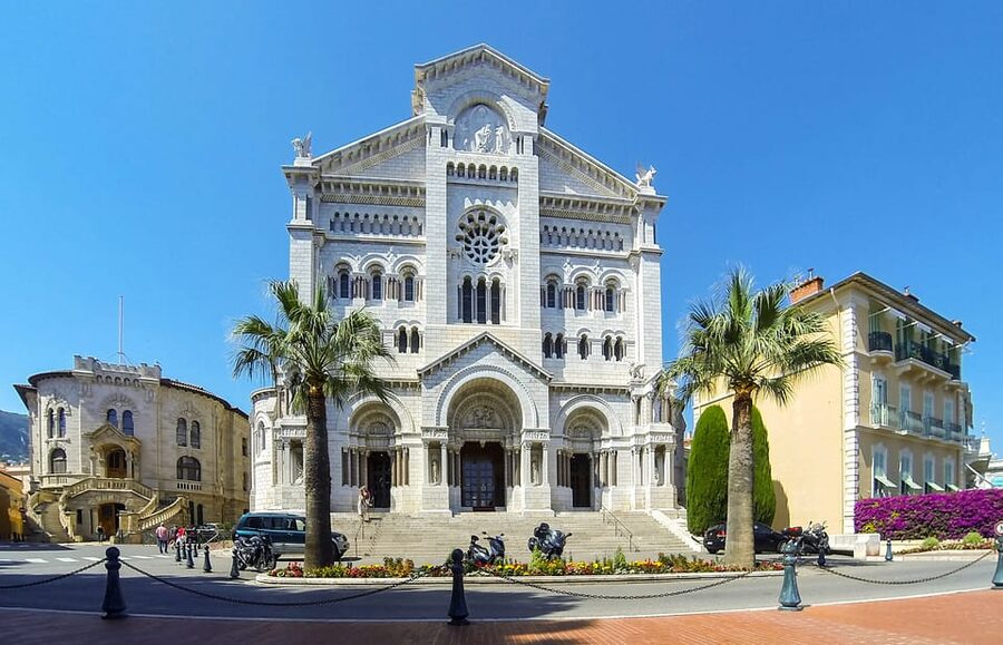 From Nice: Full-Day Best of the Riviera - Cannes: Croisette Glamour, Walk Time, and Photo Stops