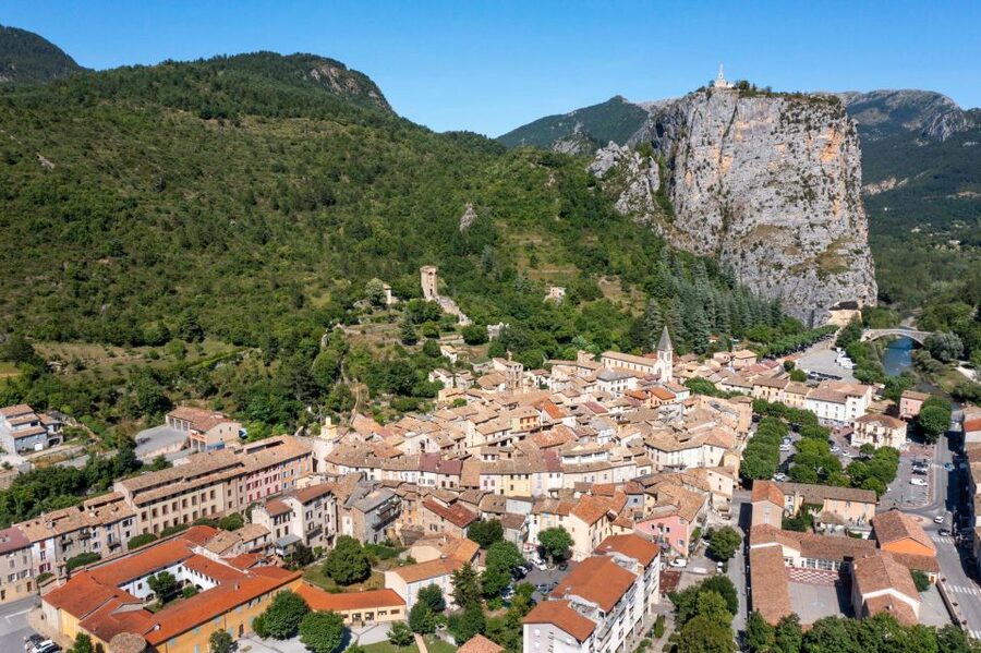 From Nice: Gorges du Verdon Guided Tour - Lake Sainte-Croix Time: Where the Day Shifts from Views to Water