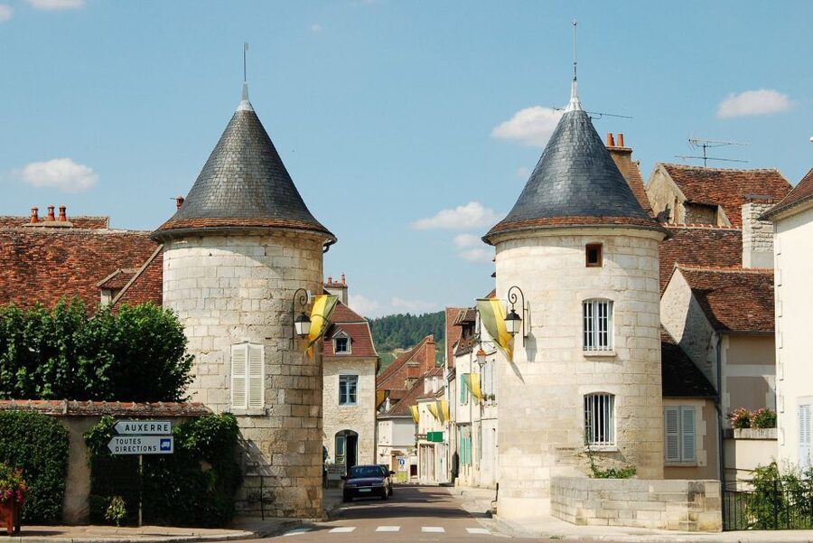 From Paris: Burgundy Region Winery Tour with Tastings - Lunch in Chablis: 75 minutes to eat like a local