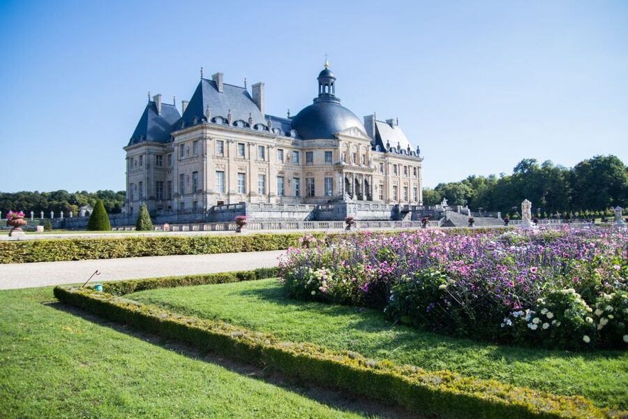 From Paris: Chateau de Fontainebleau & Vaux-Le-Vicomte Tour - Chateau escape from Paris, with fewer headaches