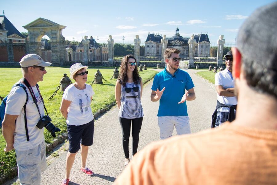 From Paris: Chateau de Fontainebleau & Vaux-Le-Vicomte Tour - Vaux-le-Vicomte: where French garden design shows its muscles