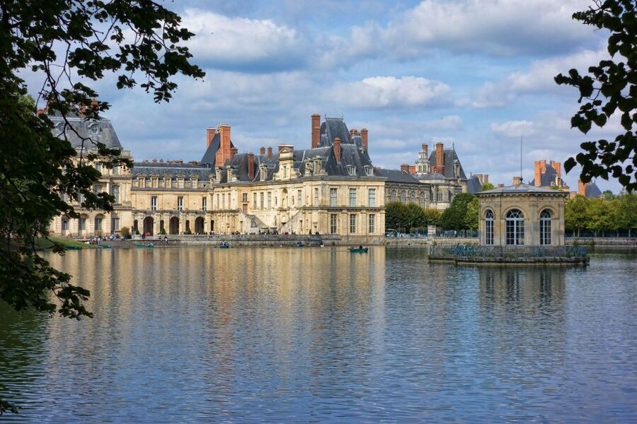 From Paris: Fontainebleau & Vaux-le-Vicomte Private Tour - Price and value at $303 per person: what you’re paying for