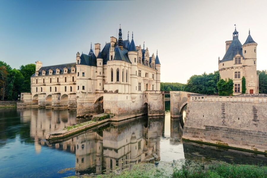 From Paris: Full-Day Loire Valley Chateaux Tour - Who this tour suits best (and who should choose another format)