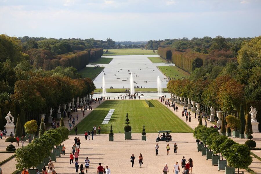 From Paris: Giverny and Versailles Palace Guided Day Trip - From Paris to Versailles and Giverny, in One Smart Day