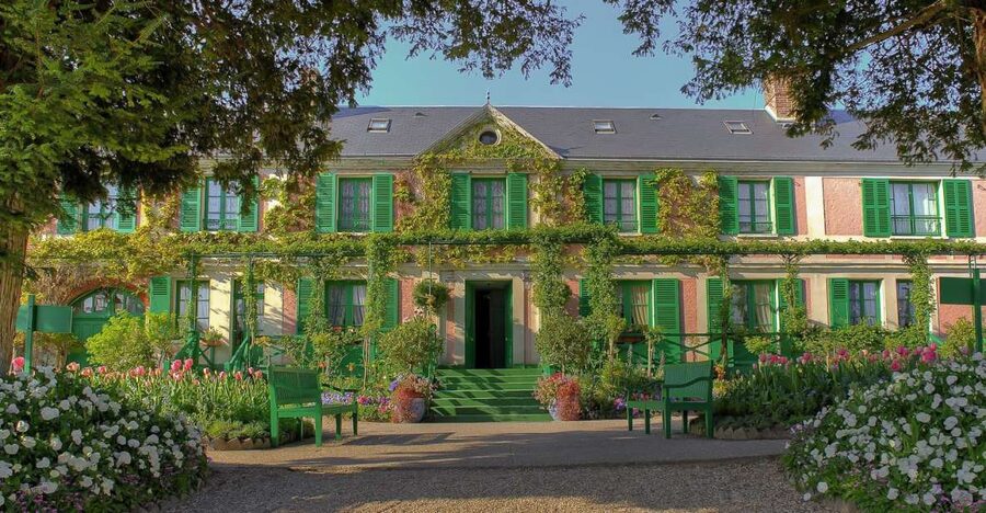 From Paris: Giverny and Versailles Private Full-Day Trip - A smooth private day from Paris to Versailles and Giverny