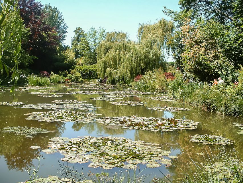 From Paris: Giverny Day Trip with Audio Guide or Live Guide - Gardens Plus Village: What You Can Expect Beyond the House