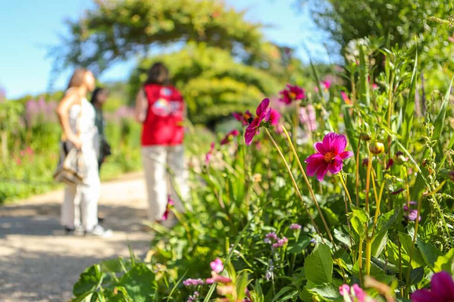 From Paris: Giverny Day Trip with Audio Guide or Live Guide - Price and Value: Is $93 a Good Deal for This Trip?