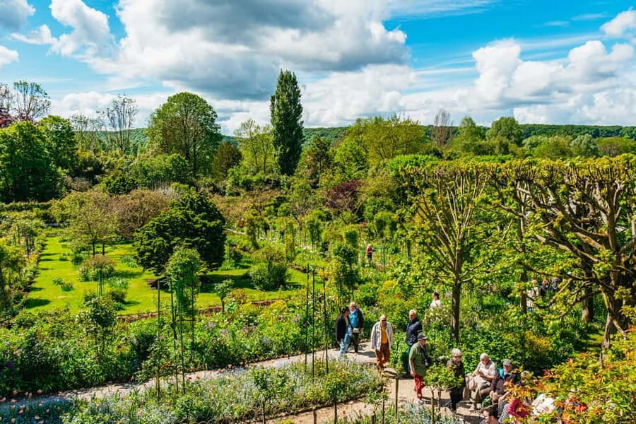 From Paris: Giverny, Monet’s Home & Gardens Half-Day Trip - The Water Garden and lily pond areas: where your photos and senses meet