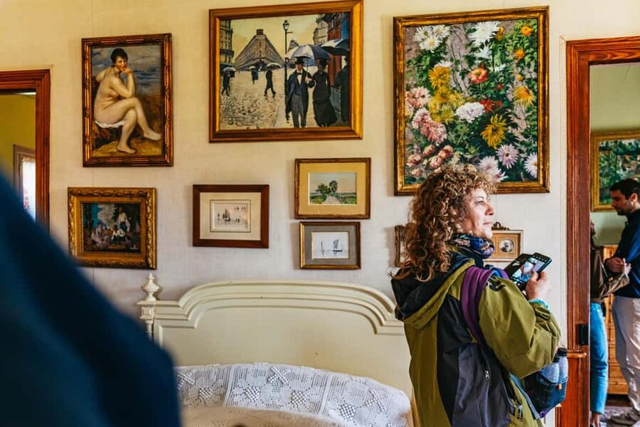 From Paris: Giverny, Monet’s Home & Gardens Half-Day Trip - Round-trip transport back to Paris: the value of not thinking about it