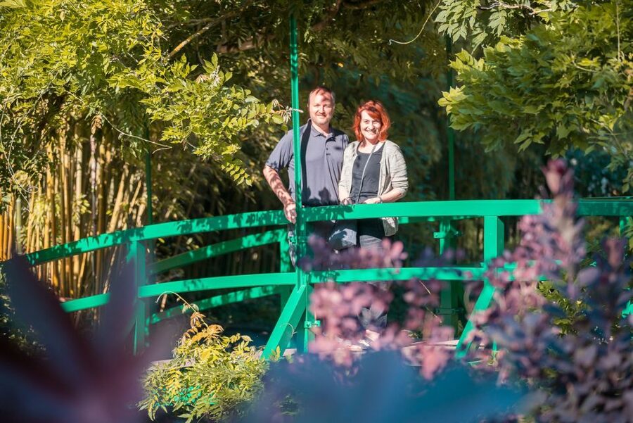 From Paris: Guided Day Trip to Monet's Garden in Giverny - Meeting point near the Action, and why the minibus ride helps