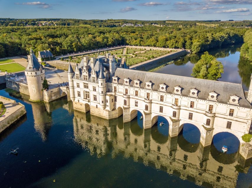 From Paris: Loire Valley Castles Day Trip With Wine Tasting - Chenonceau: The Ladies’ Castle, Plus Complimentary Wine