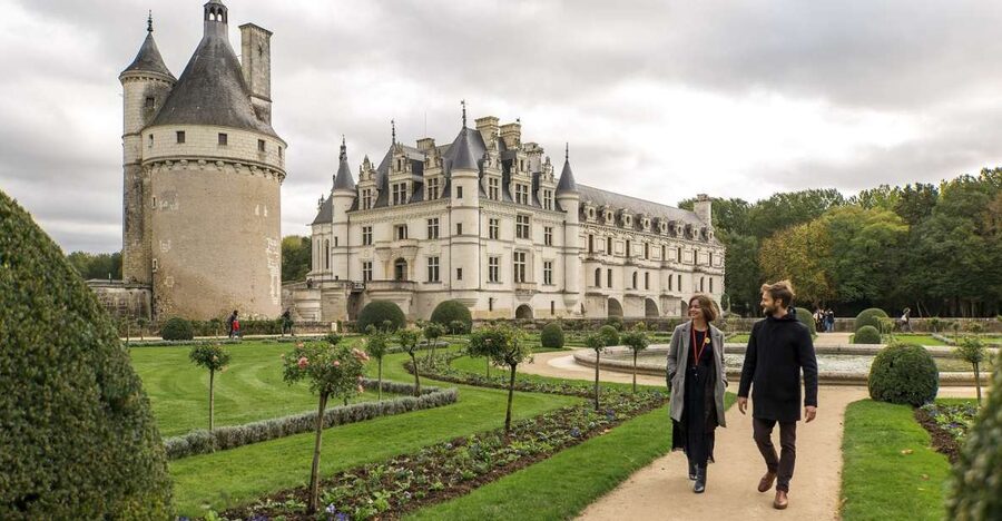 From Paris: Loire Valley Castles Tour with Hotel Transfers - Should you book this Loire Valley tour from Paris?