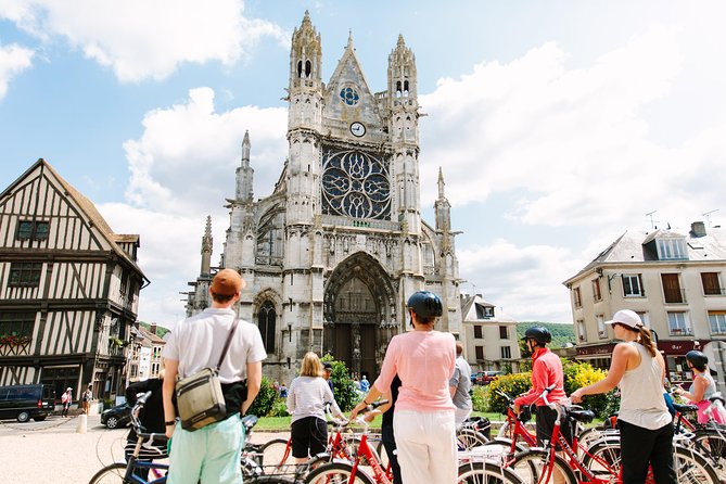From Paris: Monet Gardens & Giverny Bike Tour with Picnic Stop - Crowds, Pacing, and Rain: What Could Change Your Day