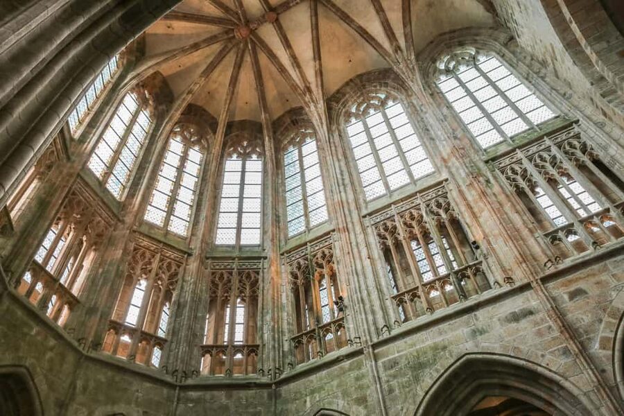 From Paris: Mont Saint-Michel Tour with Hotel Pickup Service - What to wear and pack for a comfortable day
