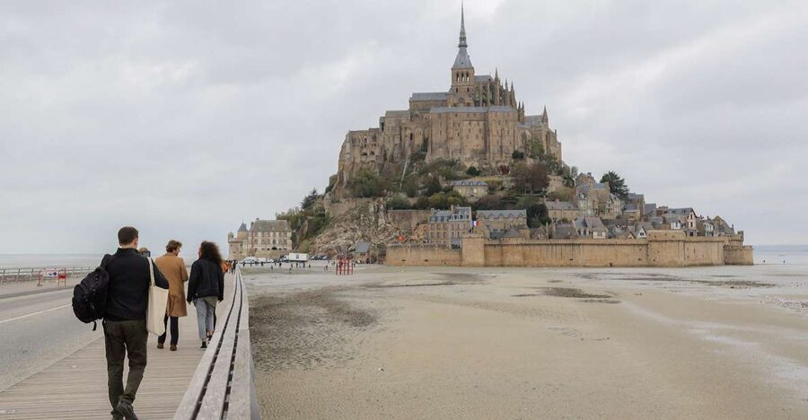 From Paris: Mont Saint-Michel Tour with Hotel Pickup Service - The viewpoint stop: first real Mont Saint-Michel vibes