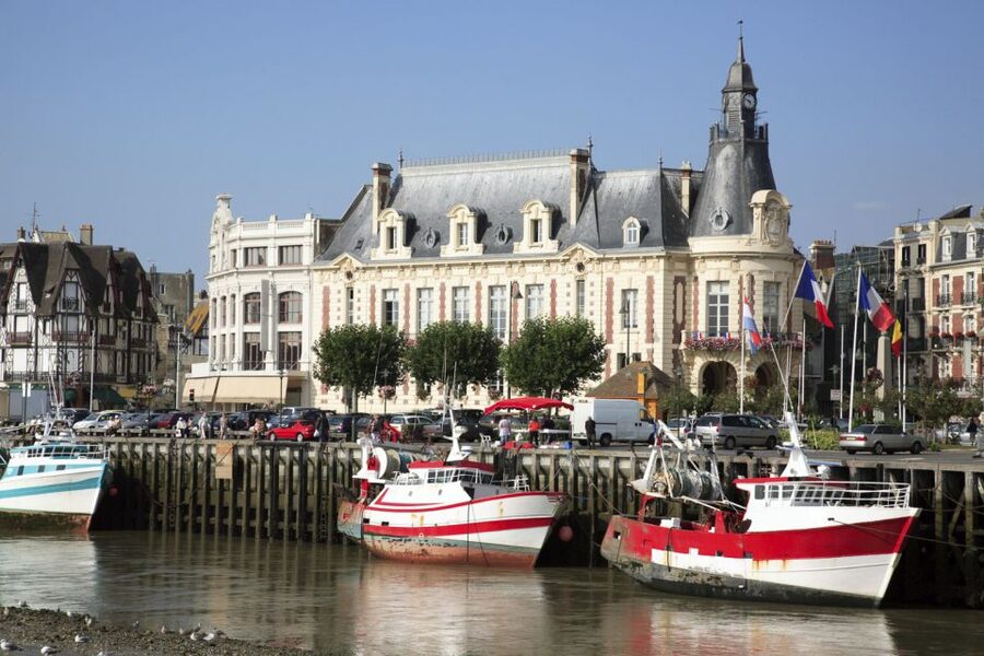 From Paris: Normandy D-Day Beaches Day Trip - Arromanches: Lunch Time With the Mulberry Harbor Story