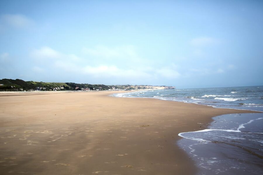 From Paris: Normandy D-Day Beaches Day Trip with Lunch - Arromanches-les-Bains and the Mulberry Harbour remains: Logistics you can feel