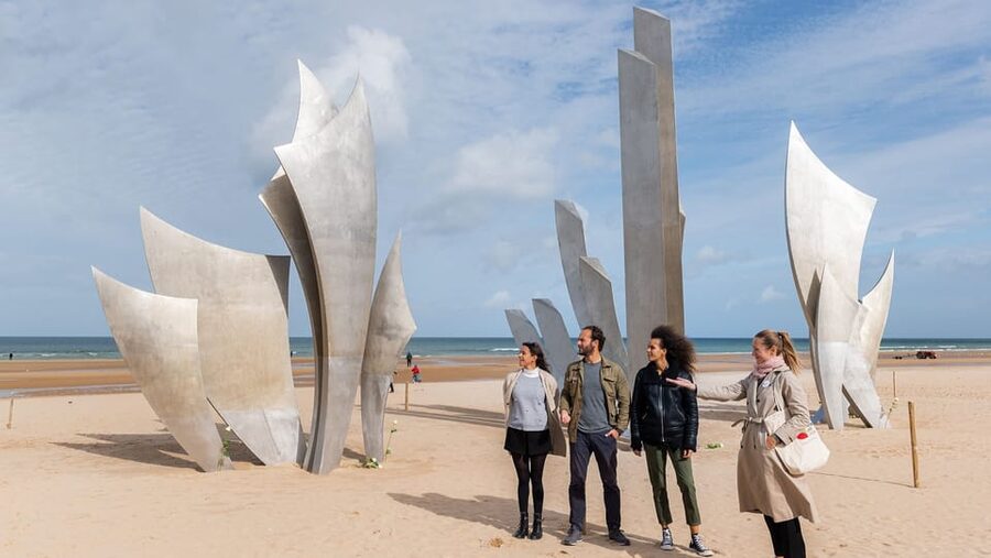 From Paris: Normandy D-Day Beaches Day Trip with Lunch - Lunch in Normandy: What you can expect, and what to watch for