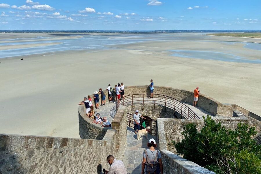 From Paris: Private Mont Saint-Michel & Normandy D-Day Tour - Free time on the island: how to make your last two hours count