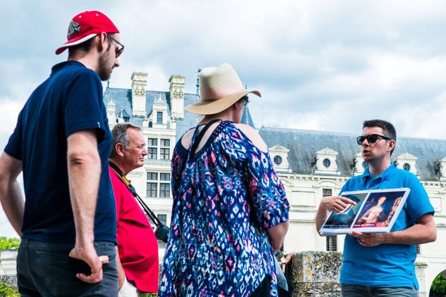 From Paris: Small-Group Loire Valley Castles Full-Day Tour - Château de Chambord: royal spectacle and the double-spiral staircase