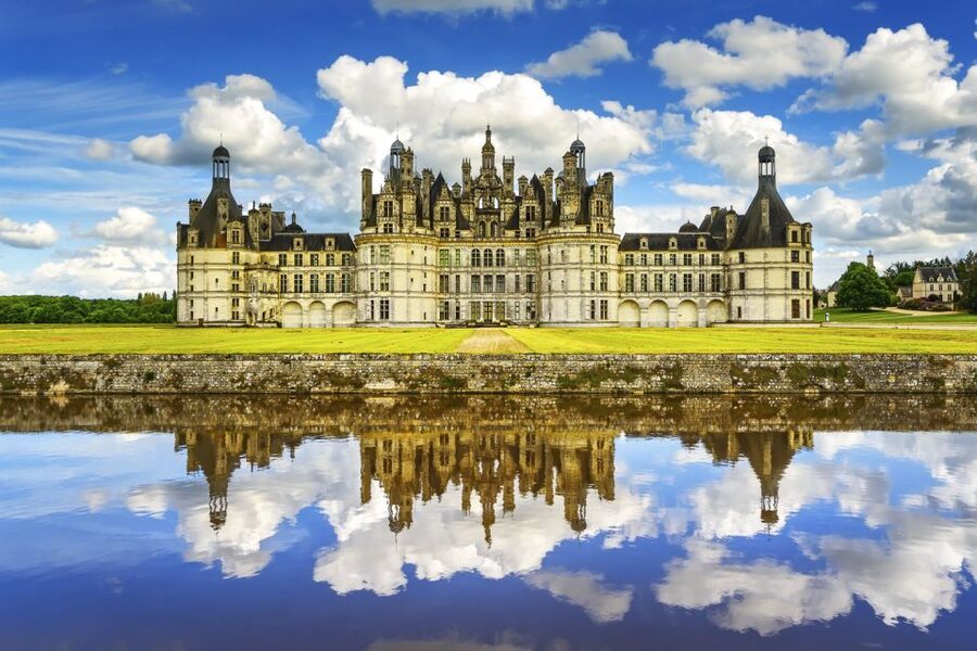 From Paris: Small-Group Loire Valley Castles Full-Day Tour - How the guide approach changes the visit inside each château