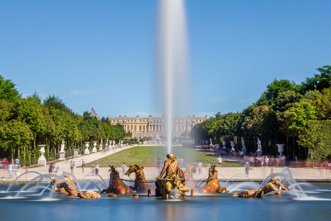 From Paris: Versailles Palace Live Tour with Gardens Access - Show season, and the hidden value of flexible timing
