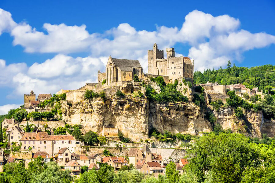 From Sarlat: Beynac & Domme Tour & Dordogne Boat Ride - How the guides shape the whole experience